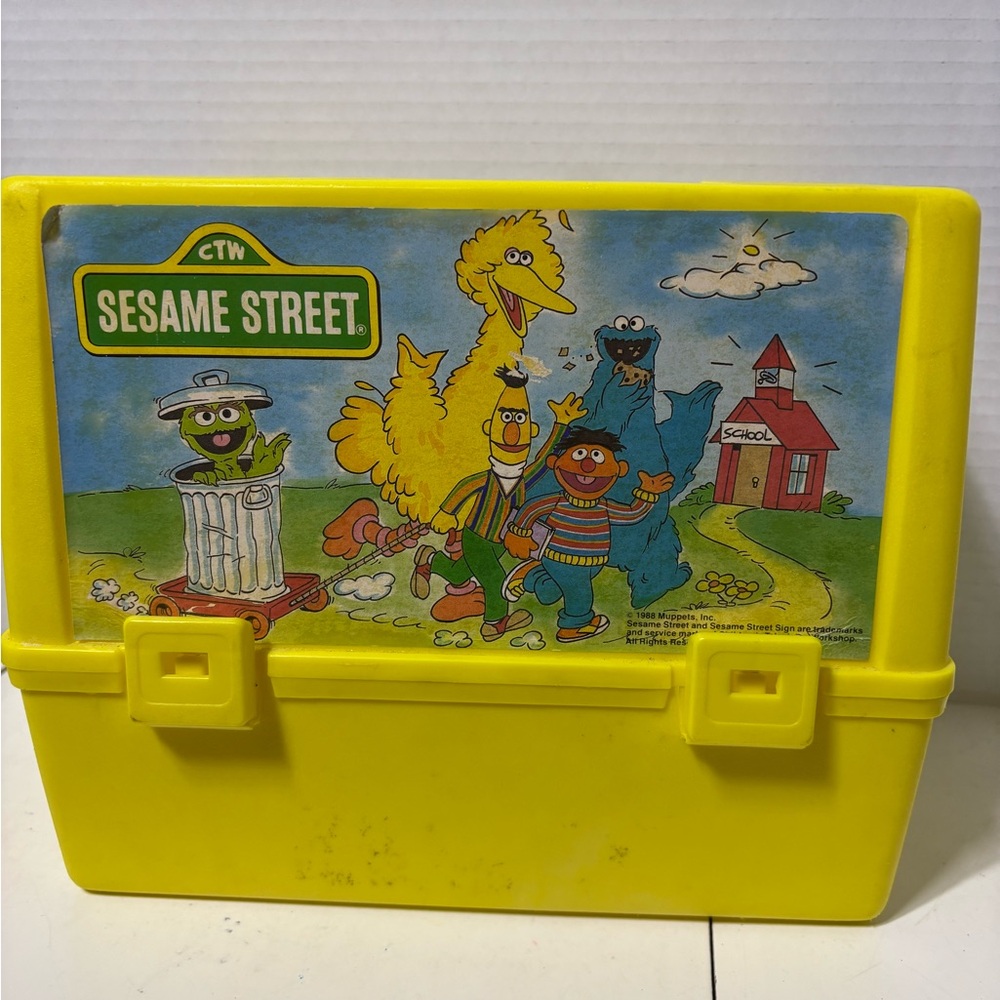 Thermos 1988 Sesame Street Lunchbox